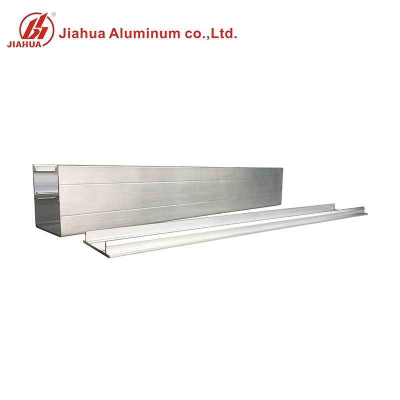 Monte los soportes de aluminio de la barandilla del tubo hueco cuadrado para la barandilla del balcón